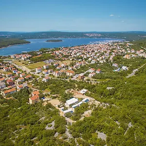Vakantiepark Mobile Homes&apartments St,denis, Punat